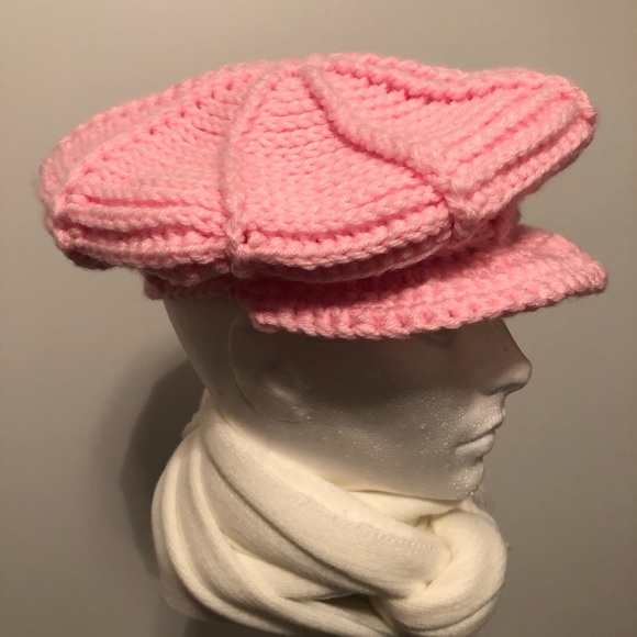 Unisex Throw Back Hat . Crocheting 🧶 - Picture 3 of 8